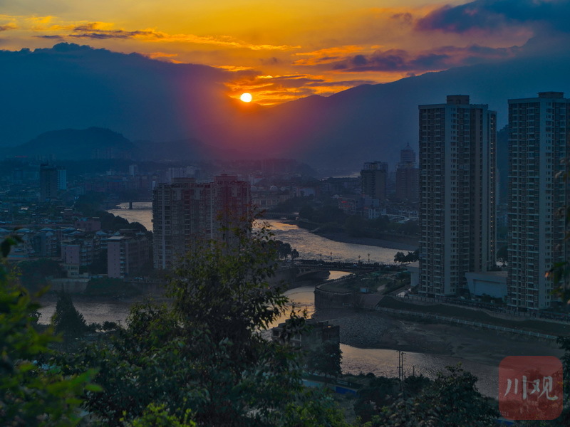 雅安暴雨过后，新生美景待发现