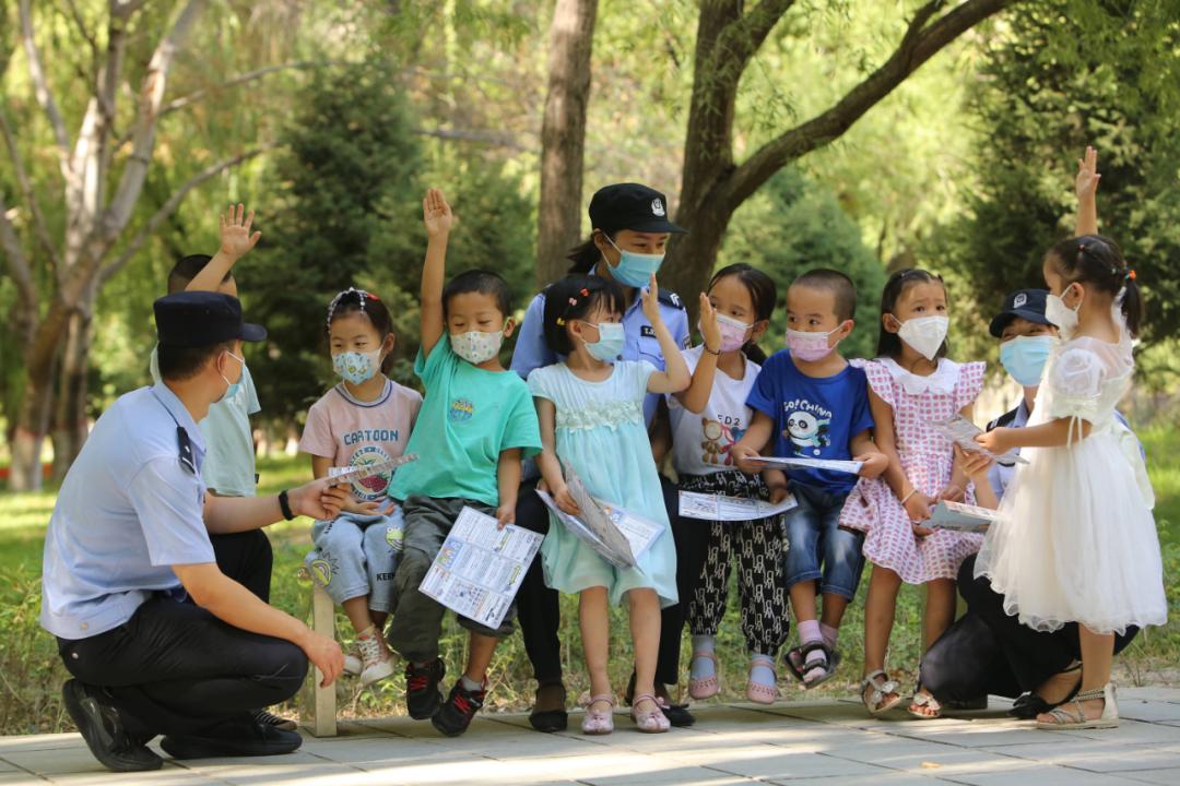 “河南教育新风采：老师与学生共筑和谐篇章”